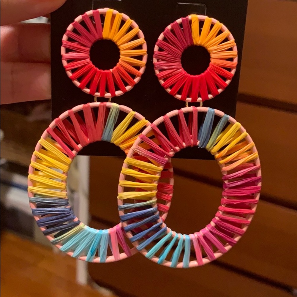 KIERA RAFFIA STATEMENT EARRINGS - Picture 2 of 3